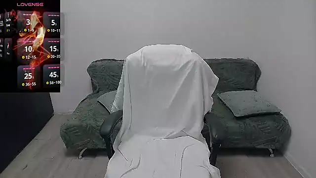 erikaerika online show from May 18, 7:25 am