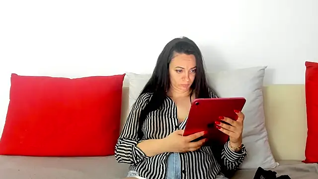 cute angel95 online show from May 4, 8:23 pm