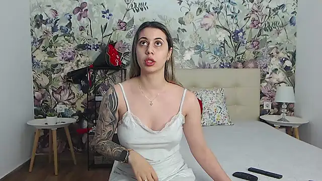 RoseDiamond06 online show from May 22, 11:36 pm