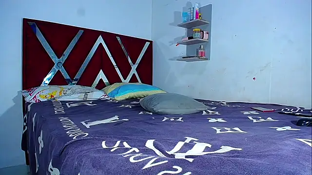 DanisaBrown online show from April 30, 8:57 pm