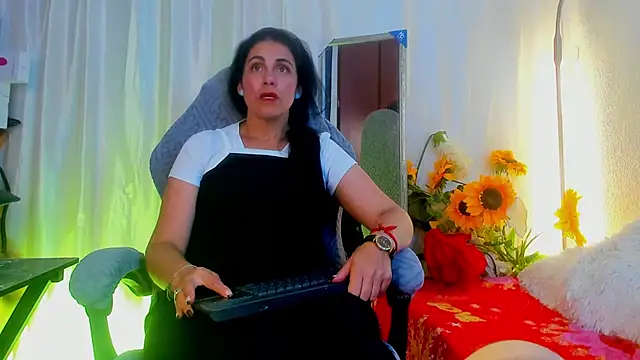 girasol walton online show from May 9, 8:33 pm