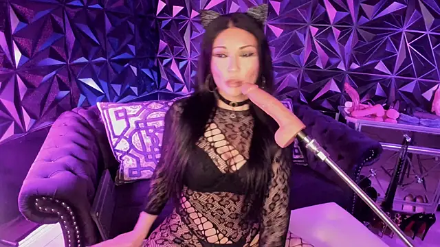 Snapshot of NatashaxoBangs chatting on October 30, 11:06 pm NatashaxoBangs online show from October 30, 11:06 pm