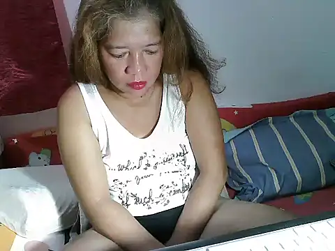 wethornypussy4u online show from February 8, 10:56 pm