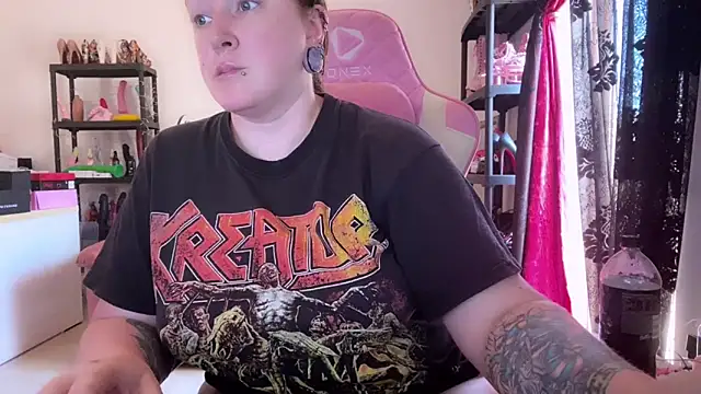 kisicaxx online show from May 23, 11:19 am