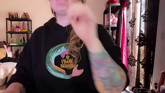 kisicaxx online show from March 9, 1:25 pm