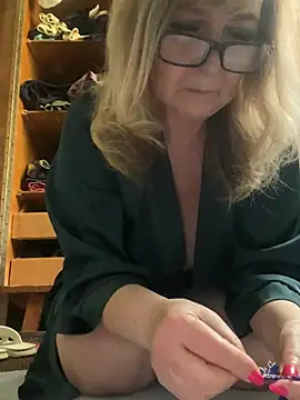 Irina2909xh online show from May 16, 8:28 am