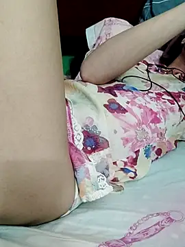 QueenSoreal online show from April 30, 5:40 pm