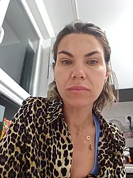 FeliciaKrige online show from April 29, 11:32 pm