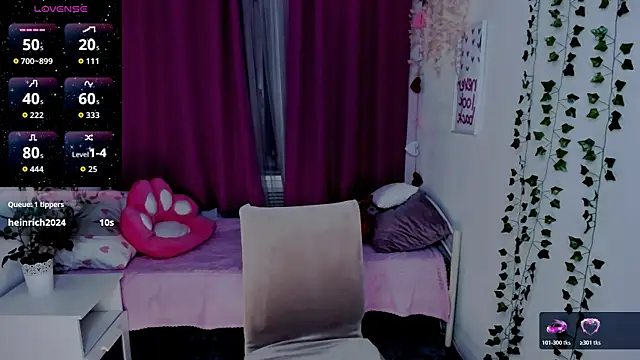 Alexa Lexi  online show from May 19, 10:44 am