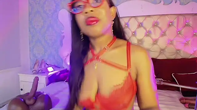 CaseyMoon online show from May 16, 12:15 pm