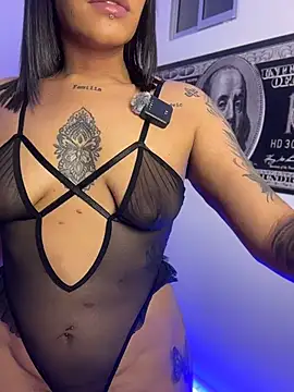 Victoria14  online show from May 24, 1:26 am