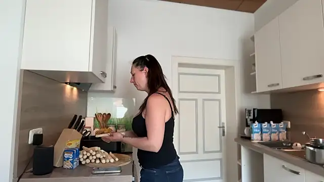 Viola Beck online show from May 23, 9:18 am