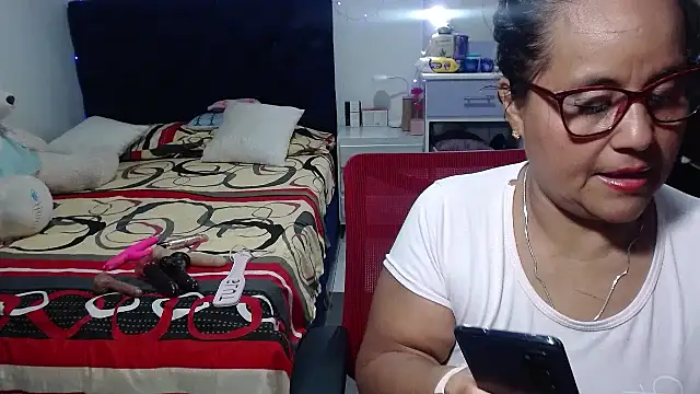 pervert mommy  online show from May 4, 10:41 am