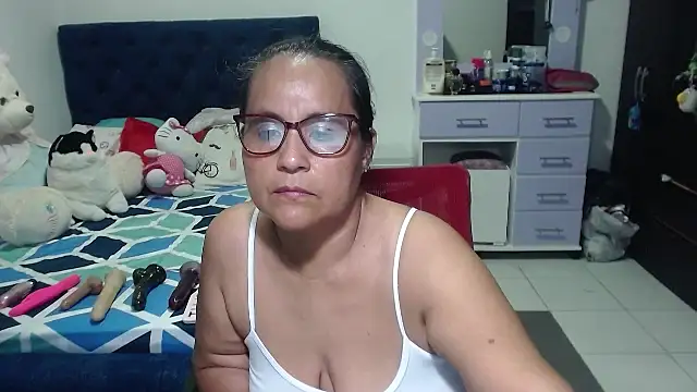 pervert mommy  online show from October 12, 3:14 pm