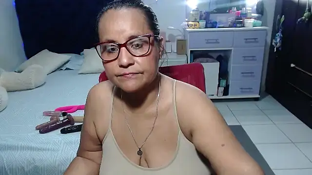 pervert mommy  online show from May 13, 10:32 am