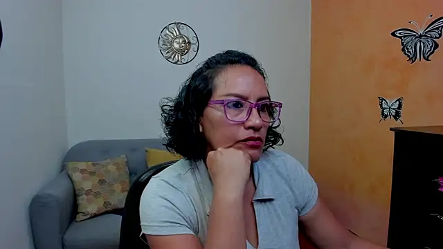 scarlet wet online show from May 20, 10:40 pm