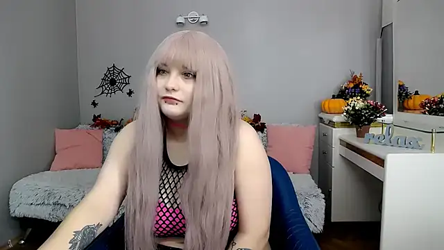 Estheri online show from November 4, 7:46 am