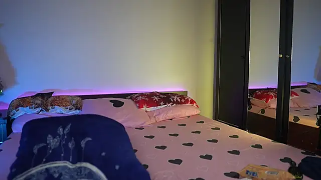 TiffanyPierce online show from December 19, 9:29 pm