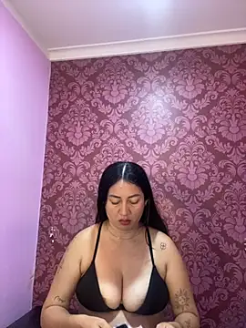 juliana diaz online show from November 15, 11:33 am