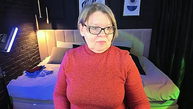 Shannonshine online show from February 3, 1:05 pm