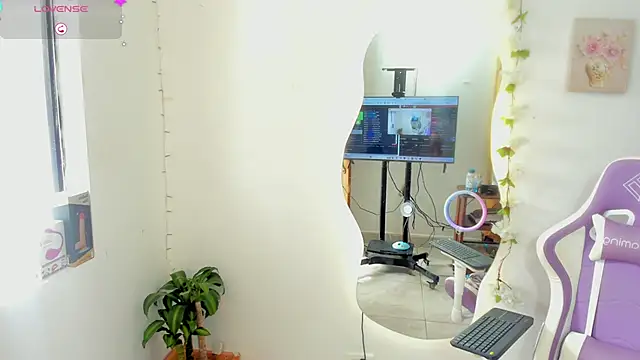 Snapshot of sofia_gold_ chatting on September 11, 8:09 pm sofia gold online show from September 11, 8:09 pm