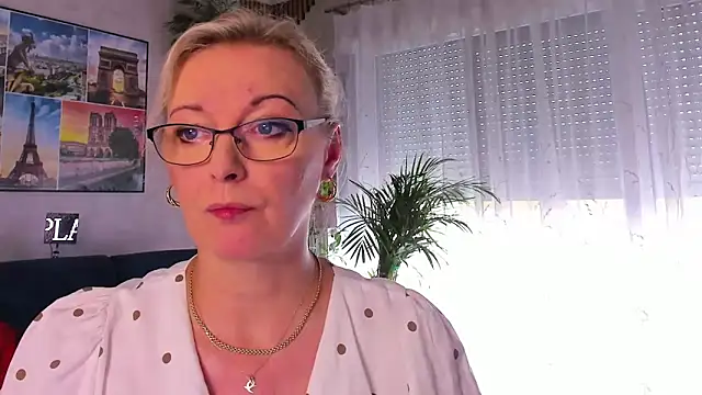 vanessa chat online show from May 24, 1:21 pm