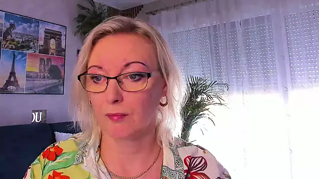 vanessa chat online show from May 19, 1:29 pm
