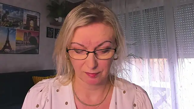 vanessa chat online show from February 11, 2:40 pm