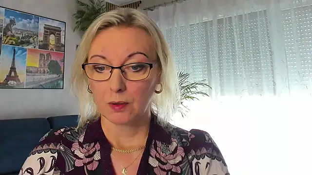 vanessa chat online show from May 17, 1:43 pm