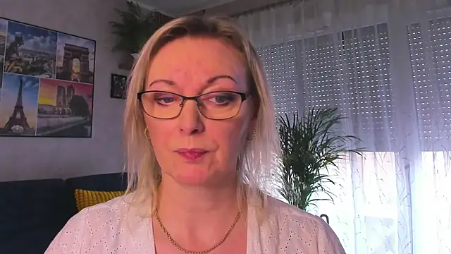 vanessa chat online show from March 18, 3:50 pm