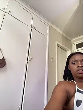 LuciousLips96 online show from May 9, 11:01 am
