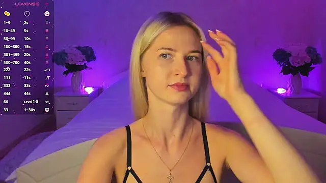 AnnaCarrera online show from September 14, 6:39 pm