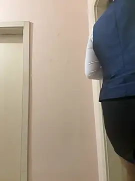 AlexandraGiogio online show from April 17, 2:35 am