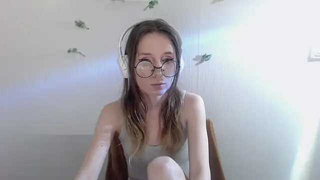  Hanna Moon  online show from May 15, 9:56 am