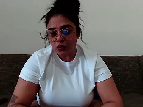 indianishkq7 online show from December 17, 7:56 am