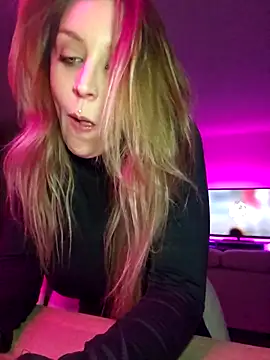 LilyOrion online show from March 10, 11:31 pm