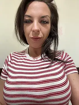 Almmaxxxx online show from May 18, 1:37 am