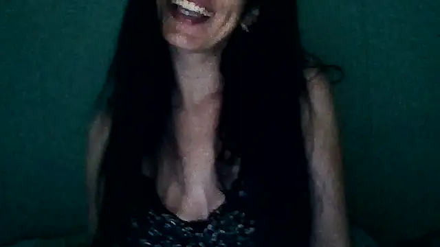 chicacastilla online show from June 26, 7:42 am
