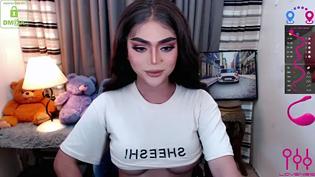 Fantacyoflove online show from November 4, 4:12 pm