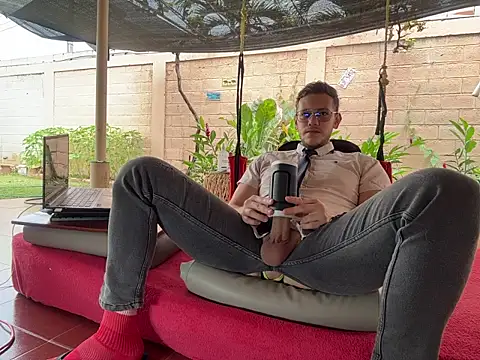 simon and david online show from May 21, 4:49 pm