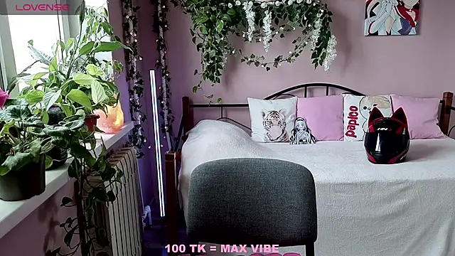 Hot Rhaenyra online show from May 5, 1:36 pm