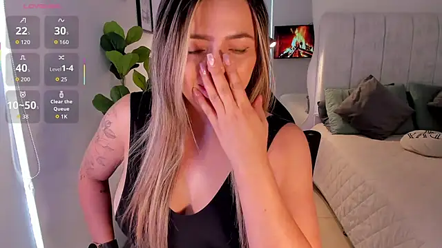 AmyWood online show from May 7, 8:45 pm