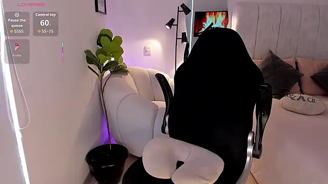 AmyWood online show from May 25, 8:52 pm