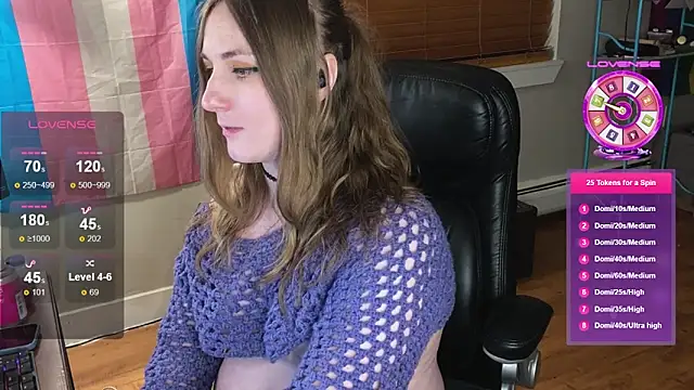 luluvaladon online show from November 10, 7:36 am