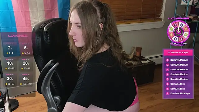 luluvaladon online show from October 15, 4:26 am