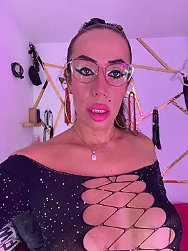 YOURSDEBORA online show from May 9, 8:44 pm