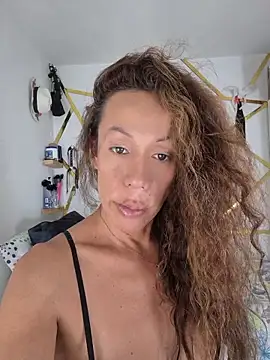 YOURSDEBORA online show from May 20, 10:29 pm