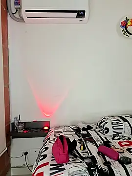 YOURSDEBORA online show from November 28, 8:12 pm