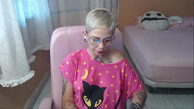 moon cat85 online show from May 27, 1:30 pm