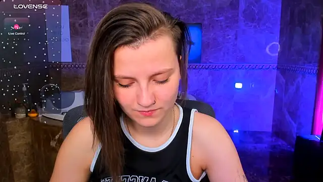 MelindaTin online show from May 3, 1:31 am